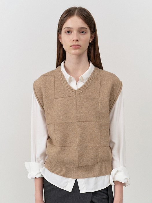 UNISEX DIVIDE V-NECK KNIT VEST CAMEL_UDSW4C111CM