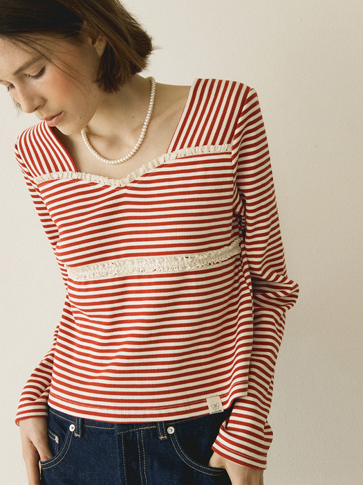 STRIPE LACE T-SHIRT - BRICK RED