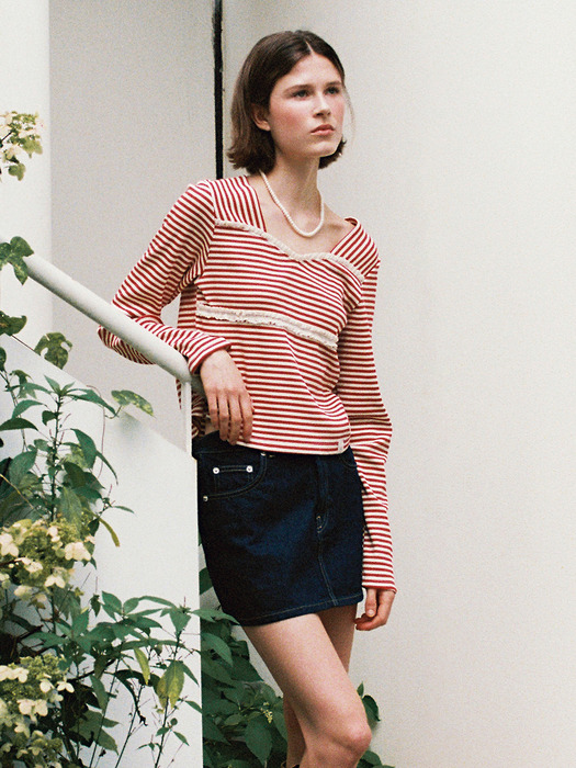 STRIPE LACE T-SHIRT - BRICK RED