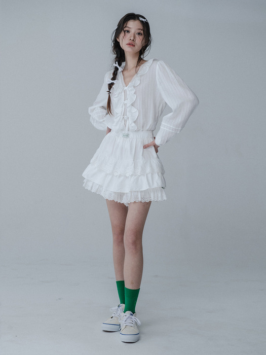 [단독]FRILL LACE RIBBON LONGSLEEVE BLOUSE_IVORY