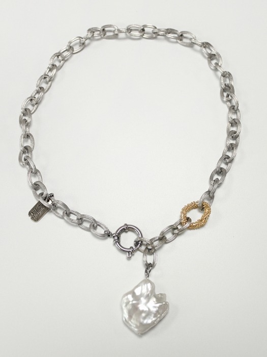 Elegant pearl ```drop``` necklace (Silver)