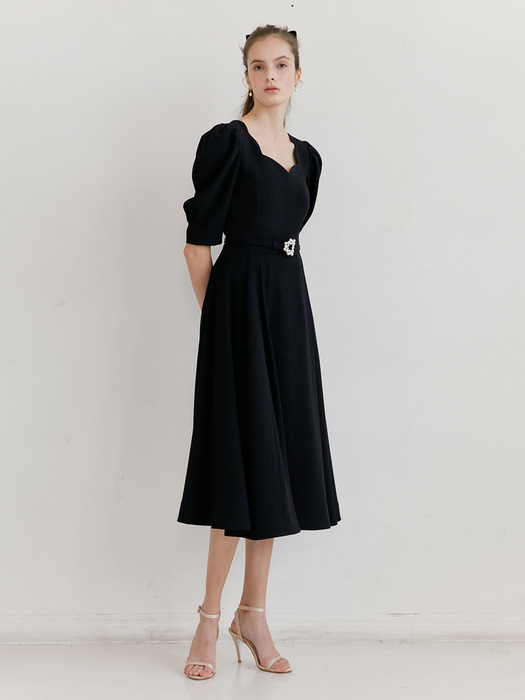 [미전시]FLORA Scalloped neck short puff-sleeve flared dress (Black)