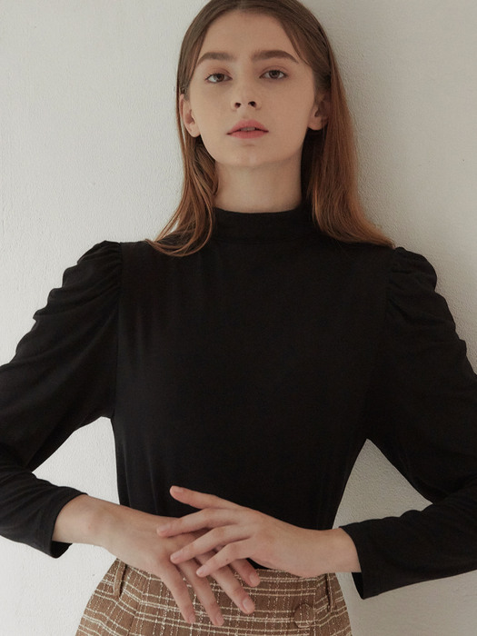 AMR1111 puff half-turtleneck (black)