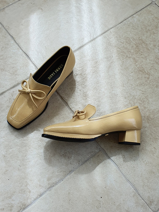 Ribbon Point Loafer_Butter