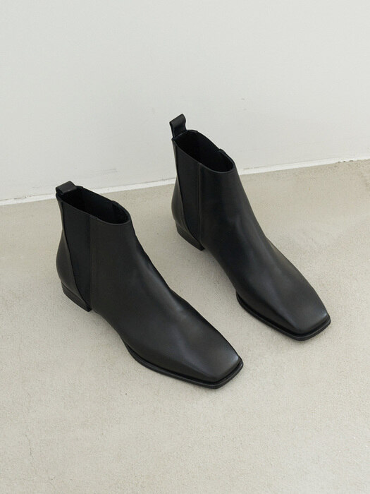 Mrc075 Square Chelsea Boots (Black)