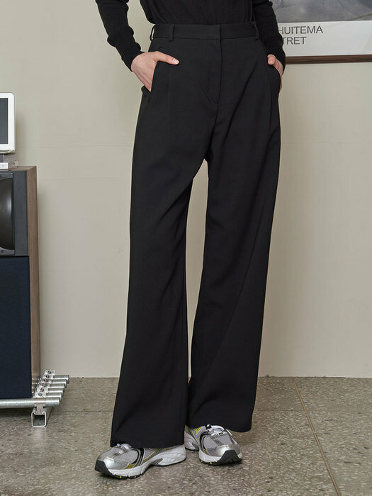 SIPT7022 One Tuck Side Banding Slacks_Black