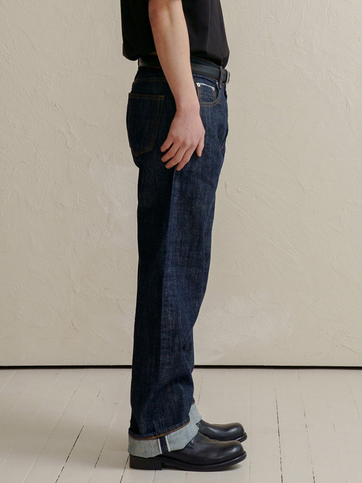 DEN0861 mid-indigo selvedge[wide fit]