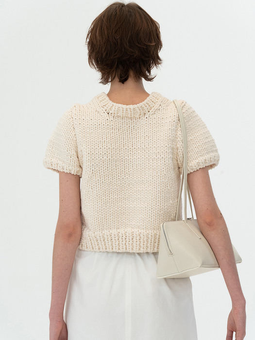 [ESSENTIAL] Hand-made Bulky Knitted Top Ivory
