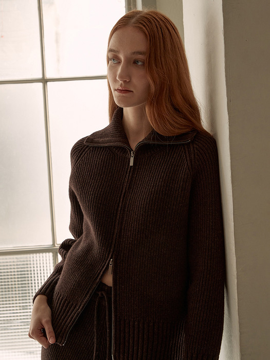 Ribbed zip-up turtle cardigan (brown)