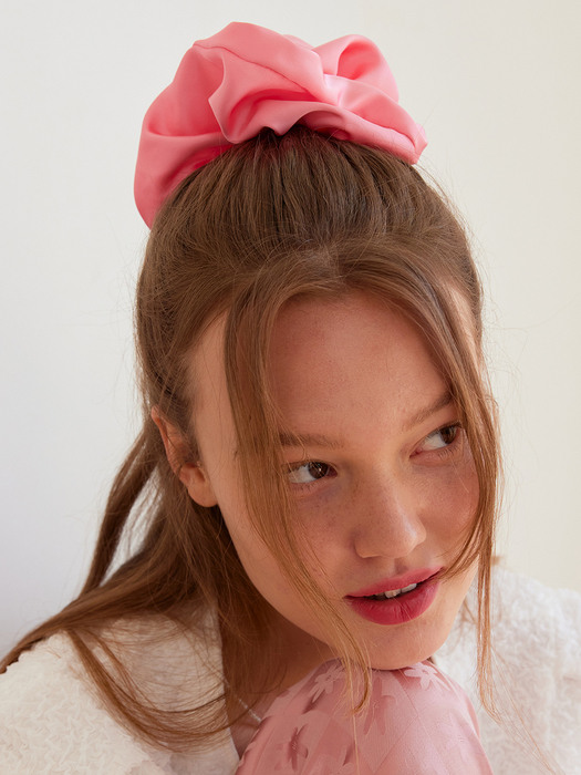 Crayon Scrunchie_PINK