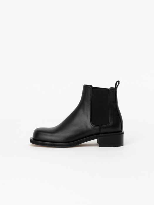 Saraband Chelsea Boots in Regular Black