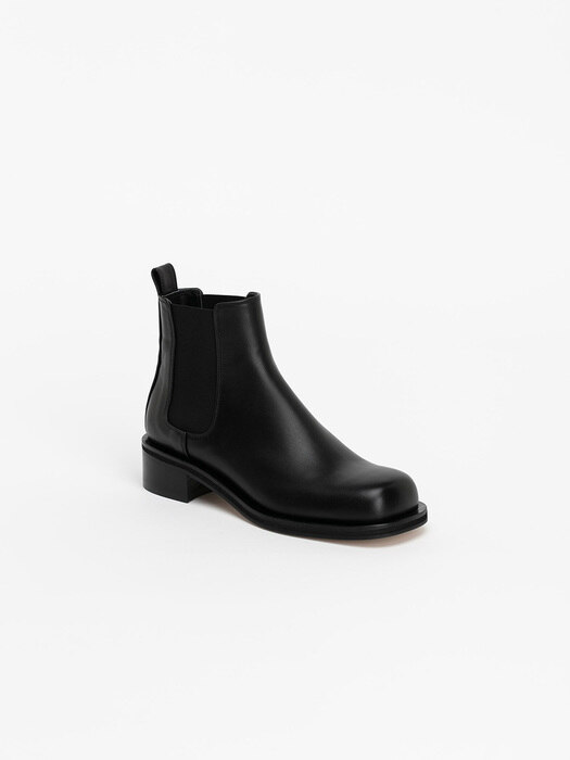 Saraband Chelsea Boots in Regular Black