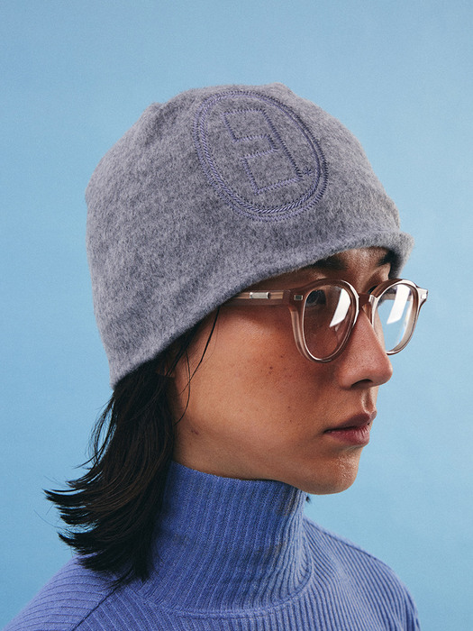 Stitched hairy beanie / Gray