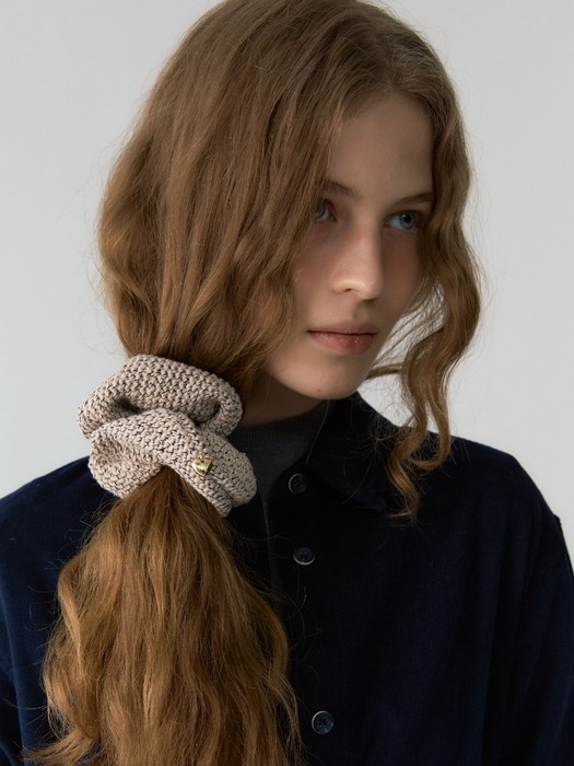 knit scrunchie - ivory