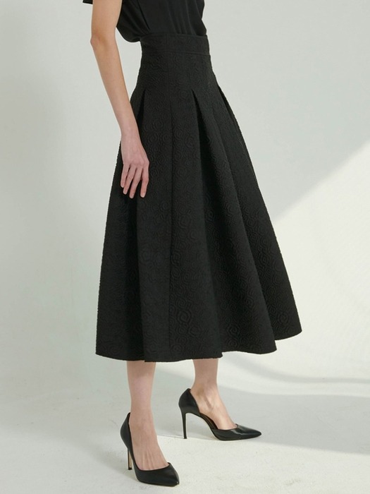 Rosie Jacquard Flare Skirt [Black]