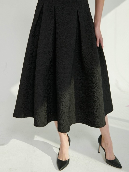 Rosie Jacquard Flare Skirt [Black]