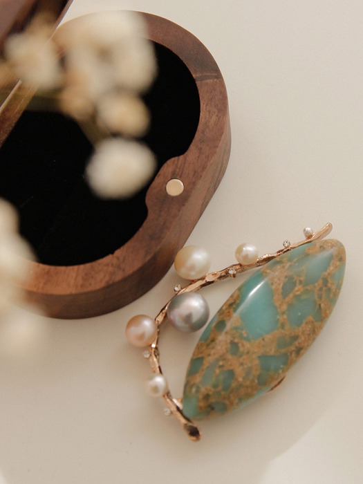 Turquoise and Pearl Magnetic Brooch Bb0428