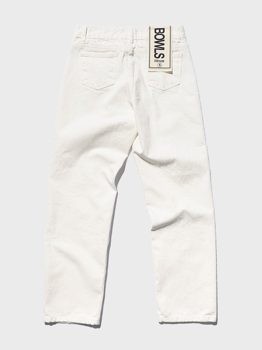 #B203 STRAIGHT WHITE JEANS