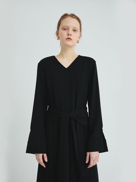 20 SPRING_Black Long Slit Dress