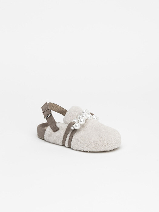 Harbor Footbed Slingback Slides in Ivory Fur