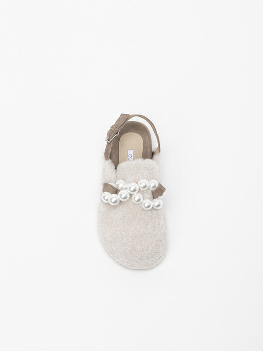 Harbor Footbed Slingback Slides in Ivory Fur