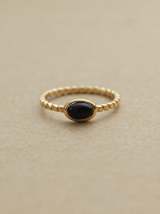 Petit gem ring (onyx)