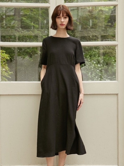 Curved Shirring Dress - Black