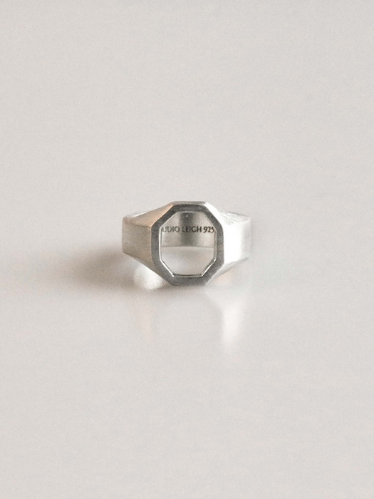 OCTAGON HOLE RING 007