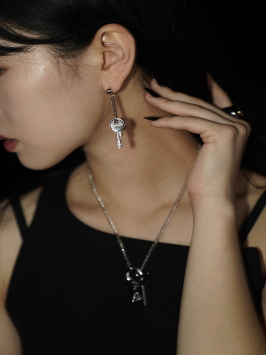 no.9 earring silver