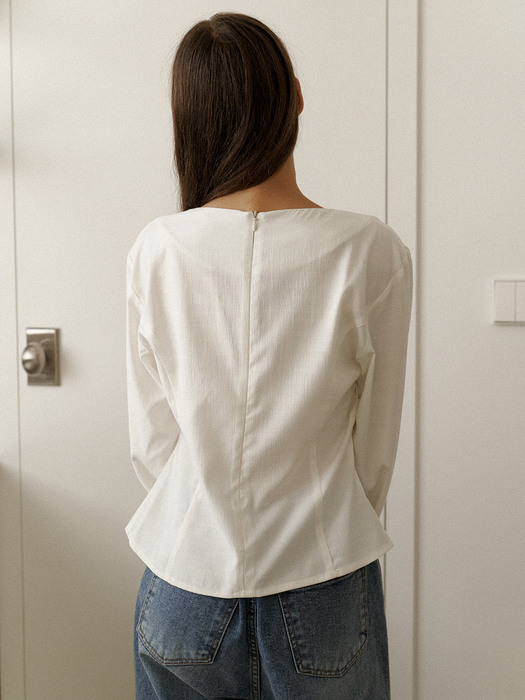 2.08 Shoulder shirring blouse (Ivory)
