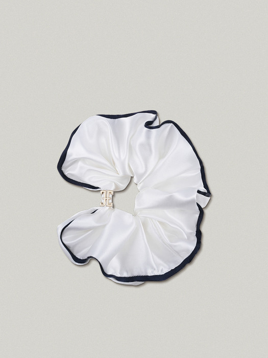 CLASSIC LOGO HAIR SCRUNCHIE [IVORY - SILK]