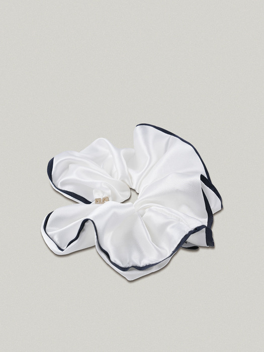 CLASSIC LOGO HAIR SCRUNCHIE [IVORY - SILK]