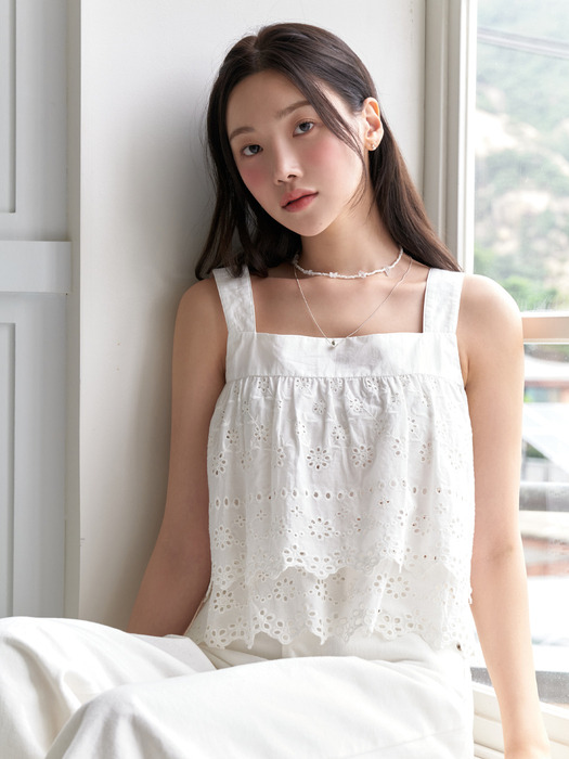 Trimming lace blouse (white)