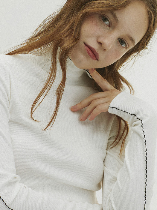 Picot Stitch Ribbed Turtleneck T-Shirt_White