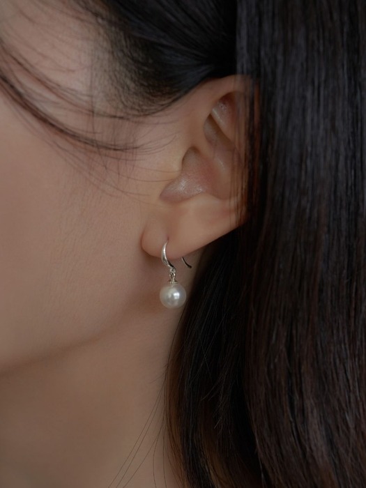 Pearl Bloom Earring
