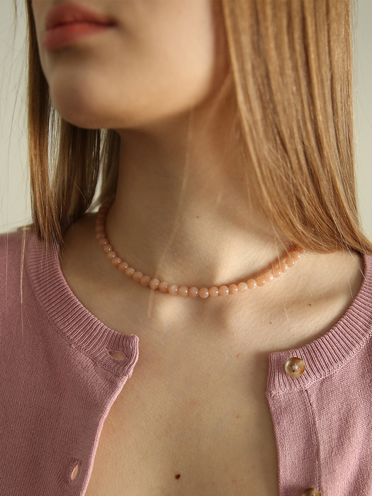 peach monstone necklace