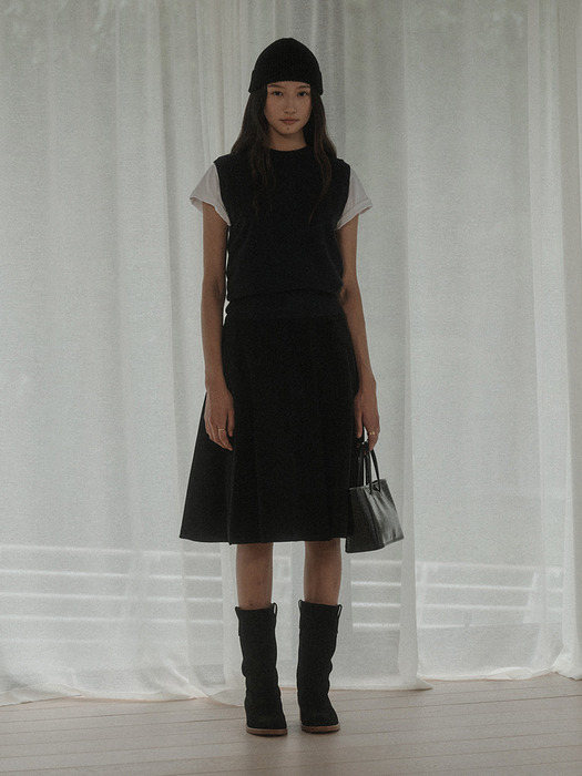 CORDUROY FLARE HALF SKIRT_BLACK