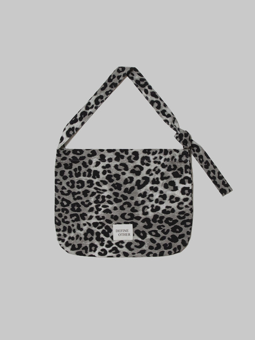 이고백(IGO BAG)_Big Leopard Large Hobo Bag_Grey