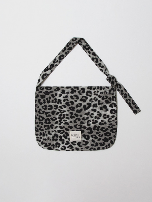 이고백(IGO BAG)_Big Leopard Large Hobo Bag_Grey