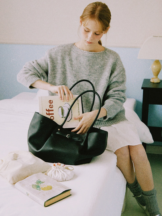 [류이서 PICK] [2차리오더] Blooming Shopper Bag Black 블루밍 쇼퍼백 블랙