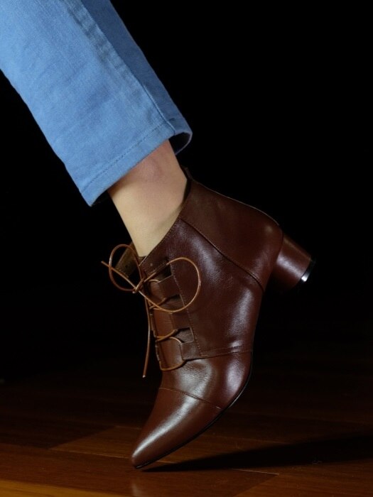 DALI 40 LACE-UP ANKLE BOOTS IN BROWN LEATHER