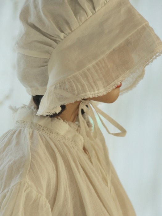 화이트 린넨 보닛 : White linen bonnet