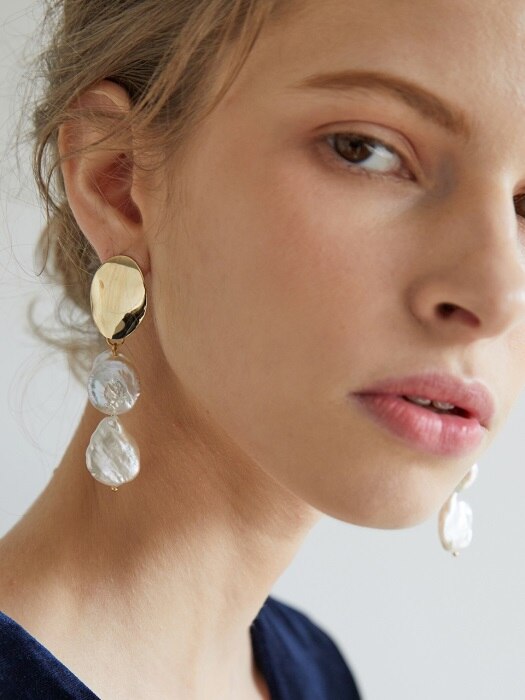 oval wave pearl earring