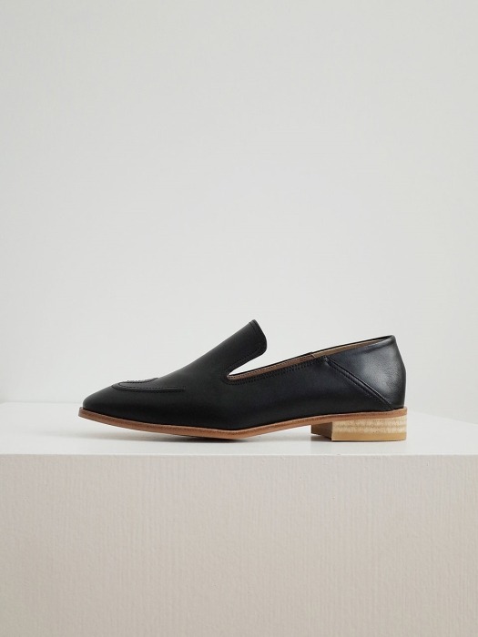 Embo stitches loafers Black