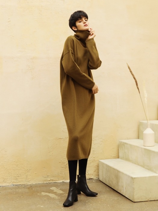 Cashmere turtleneck dress_Mocha