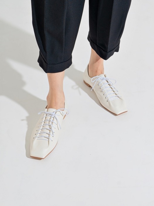 10mm Matin Folded Flat Shoes (White)