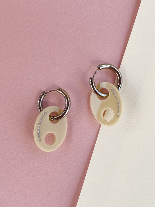 Pig nose hoop earring (Ivory)