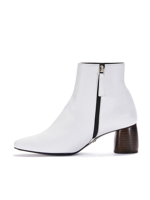 Wood Heel Point Boots_White