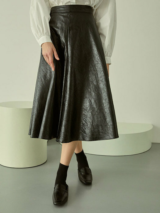 Flare Leather Long Skirt (Black)