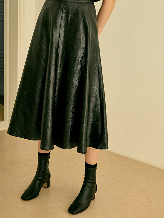 Flare Leather Long Skirt (Black)